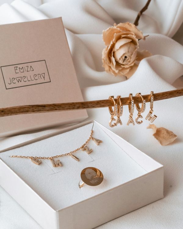 Exprimez votre style avec des bijoux personnalisé femme